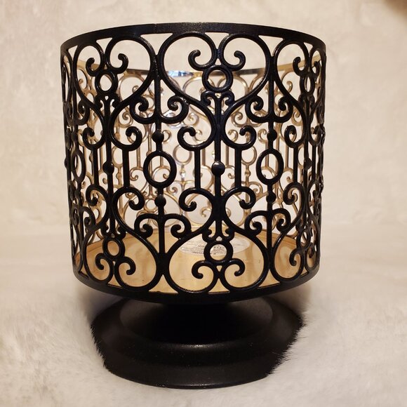 Bath & Body Works Heart 3-Wick Pedestal Candle Holder Sleeve - Picture 2 of 4
